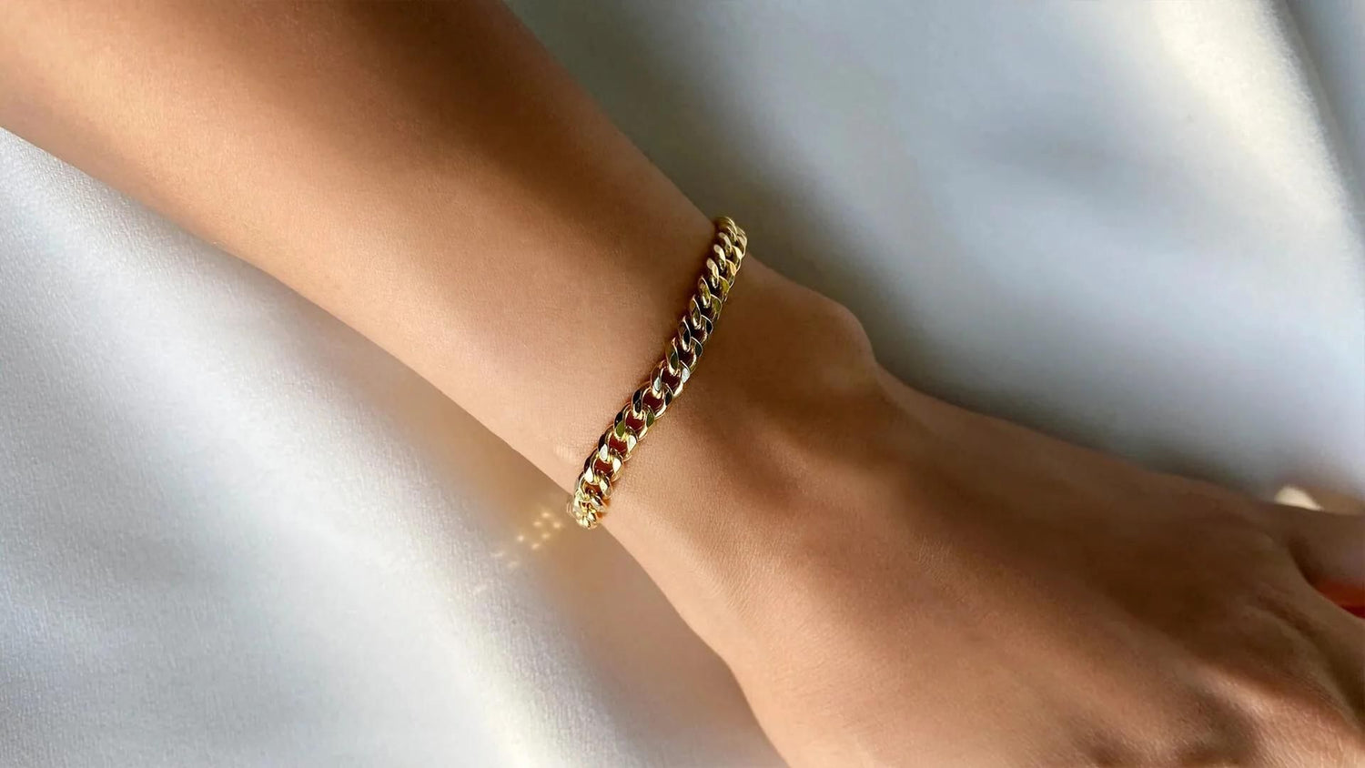 Minimalist Gold Chain Bracelet