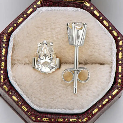 Lab Grown Pear shaped Diamond Stud Earring