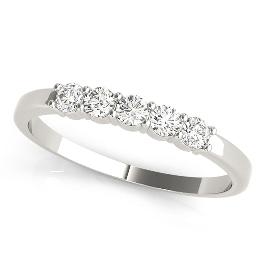 Lab-Grown Round Diamond Prong Set Straight 5-Stone Diamond Ring, DE Color VVS Clarity