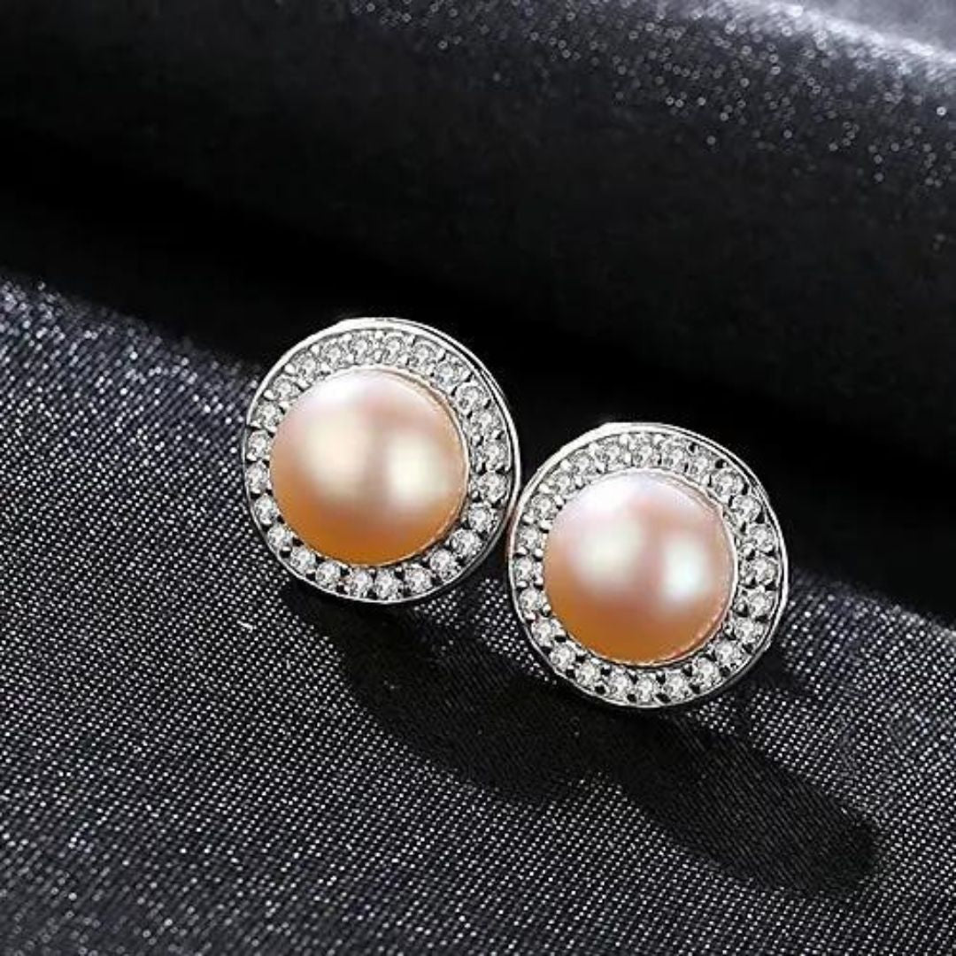 0.14Ct Solitaire Pearl Studs Earring Studded with Diamonds in Gold